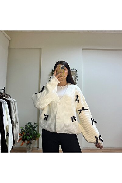 Store Fiyonk Detaylı V Yaka Hırka