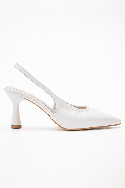 Entella Store Pantofi cu toc elastic ascuțit din piele lăcuită albă șifonată ...