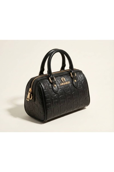 GGGG Bags with their accessories