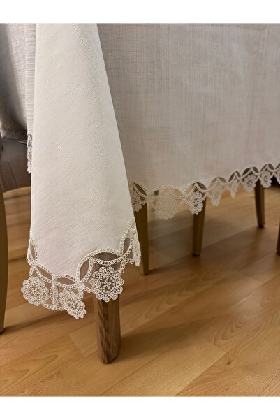 Valerium مفرش طاولة دانتيل مزين بتفاصيل دقيقة 150 × 250 إكرو