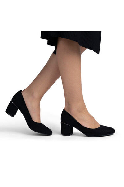 Sofia Store Women's shoes with square heel Cristina