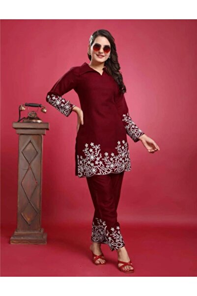 iza طقم ملابس نسائية