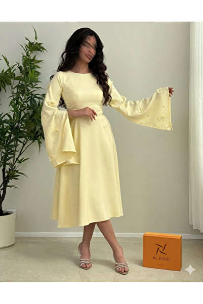 ALGOOD Soft yellow dress with embroidered sleeves and Barbie fabric roses