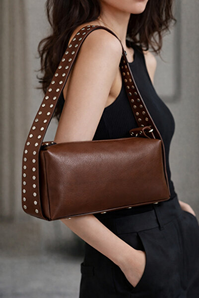 begush canta Zımbalı Askılı Kadın Omuz Çantası – Şık ve Günlük Kullanıma Uygun