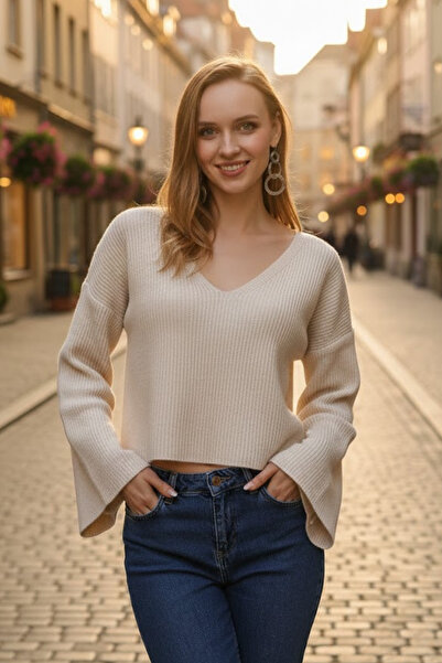 Marvine Γυναικείο πουλόβερ με λαιμόκοψη σε μπεζ oversized ισπανικό πλεκτό που...