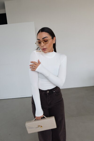 Özge Özgenç Half Fisherman Shoulder Part Gold Buttoned Blouse