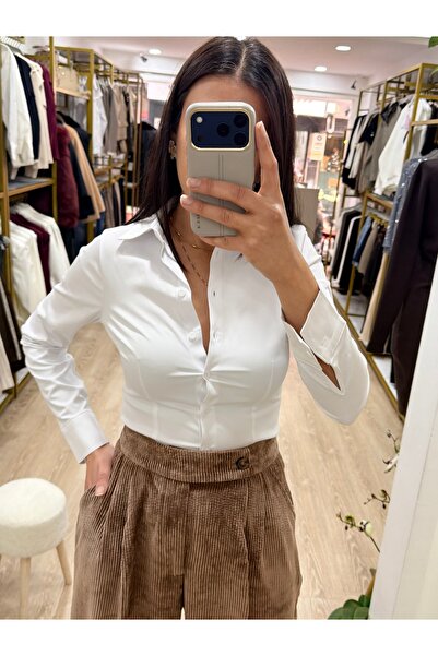 FASHION Bel oturtmalı beyaz gömlek