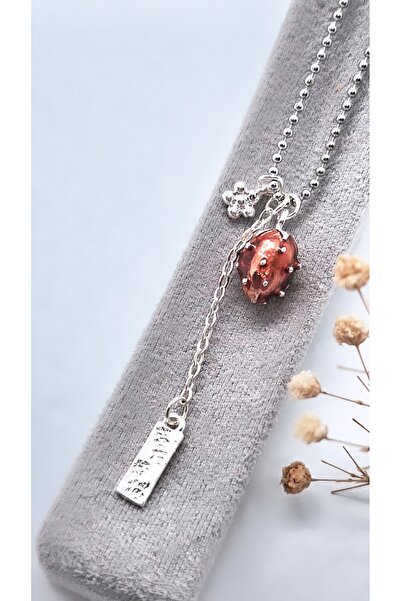 Serenity قلادة فولاذية بتصميم الفراولة الساحرة