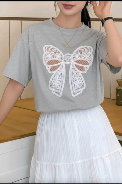 New Shine تي شيرت مطبوع عليه فيونك للجنسين