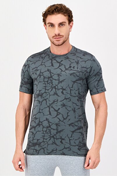 Under Armour Men Loose Fit Short Sleeve Training T-Shirt, Multicolor