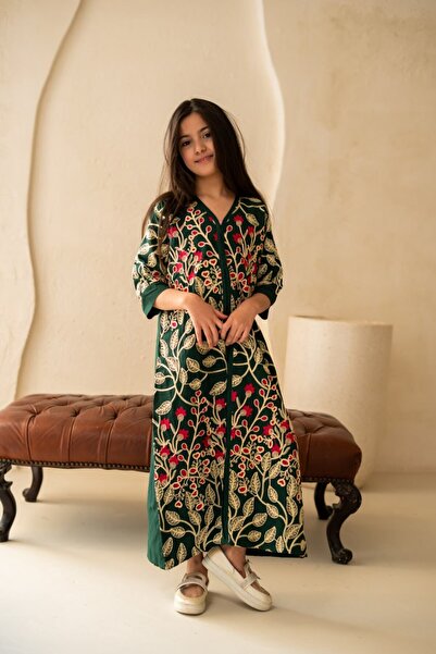 Braids جلابية أنيقة بتطريز ناعم تناسب مختلف المناسباتSM - 62