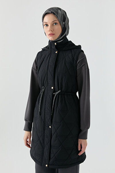 Tuğba Üçgen Desenli Kapitone Yelek - Siyah