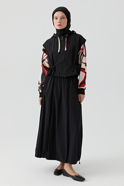 Tuğba Kombin Bağcıklı Kapüşonlu Yelek - Siyah