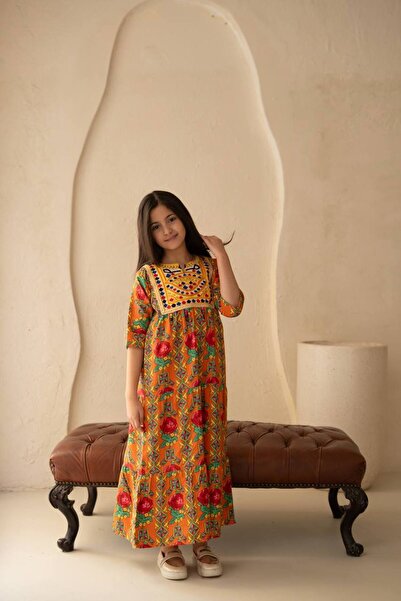 AFandina Elegant traditional-style jalabiya combining authenticity and comfor...