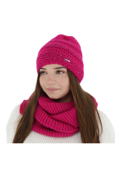 OEM Winter set: Driva hat and circular scarf, amaranth color, with merino woo...