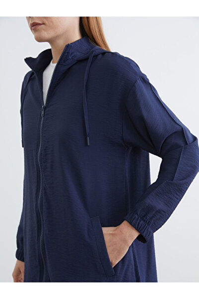 LC Waikiki تونيك نسائي باللون الأزرق الداكن بغطاء رأس من متجر غوليس