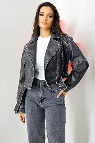 FashionForYou San Luis short jacket, made of eco-leather, with side zipper an...