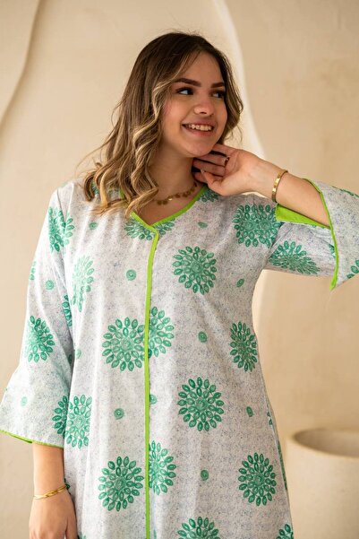 AFandina Jalabiya with delicate patterns and a sophisticated feel SM-70