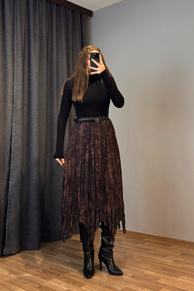 Sorridi تنورة شيفون بقصة غير متماثلة ونقشة بنية داكنة