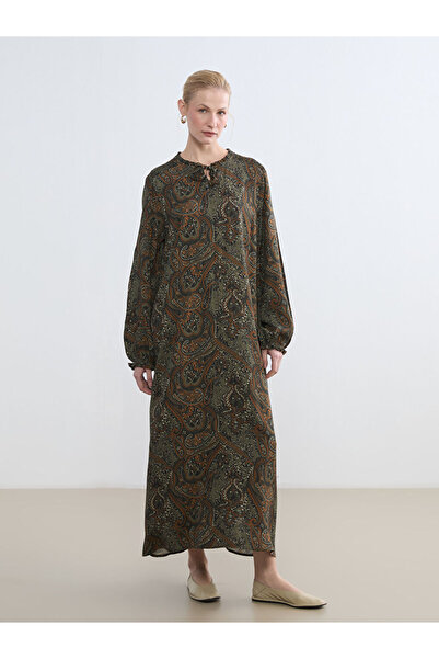 LC Waikiki Φόρεμα με σχέδιο σε χακί χρώμα και δεμένο γιακά