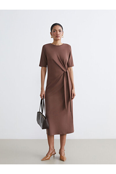 LC Waikiki Rmz Gi̇yi̇m Farkiyla Zero Roba Collar Tie Dress