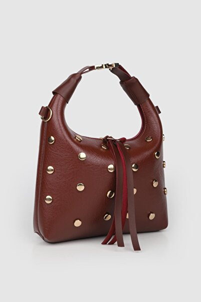 Store حقيبة نسائية من الجلد بتفاصيل مزخرفة من ساربي موديل زيمبا