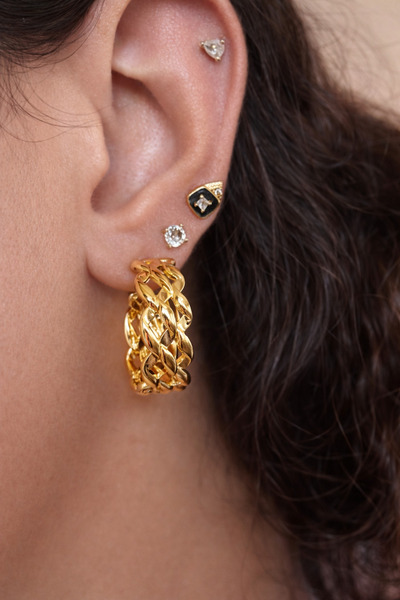 She Combines أقراط دائرية نسائية منسوجة باللون الذهبي - مصنوعة من الفولاذ الم...