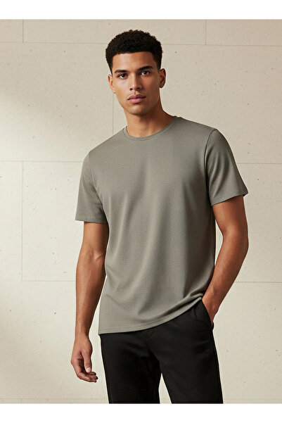 Iconic Men Slim Fit Crew Neck Short Sleeves Popcorn Textured T-shirt