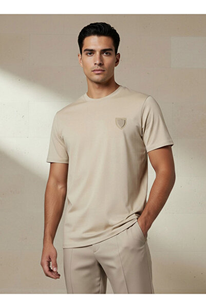 Emperor Men Regular Fit Crew Neck Short Sleeve Badge Accent T-shirt