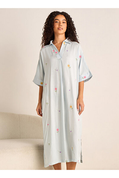 FAV فستان نوم قصير الأكمام مطرز بالزهور من الفسكوز