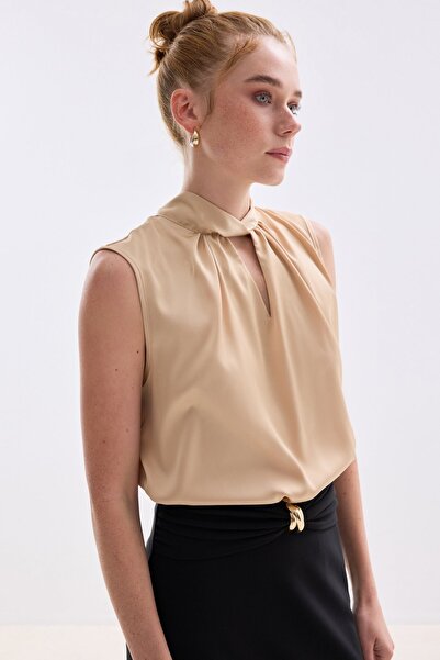 Sateen Satin Blouse with Collar Detail - Camel