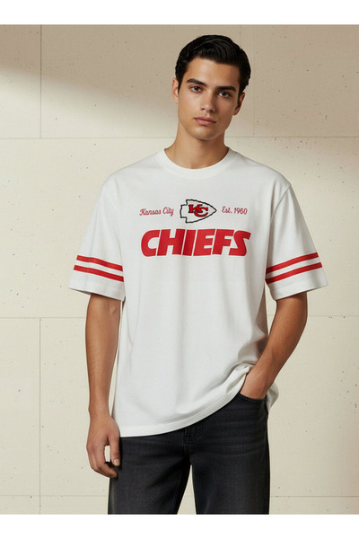 SP Characters Men Regular Fit Crew Neck Short Sleeve Kansas City Chiefs Print...