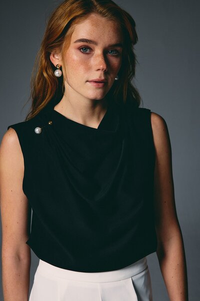 Sateen Pearl Brooched Degaje Blouse - Black