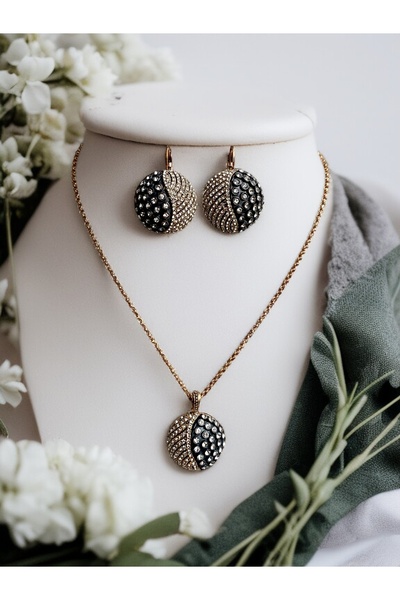 FAYRA ACCESSORIES Crystal Stone Round Earrings and Necklace Set