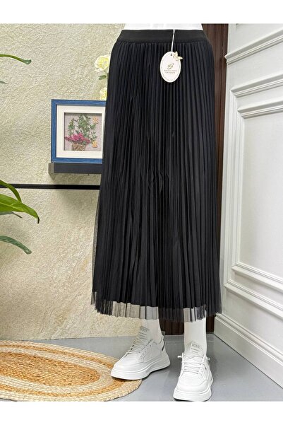 WASL ALKHAIR Luxurious pleated chiffon skirt with a flowing cut and elegant t...