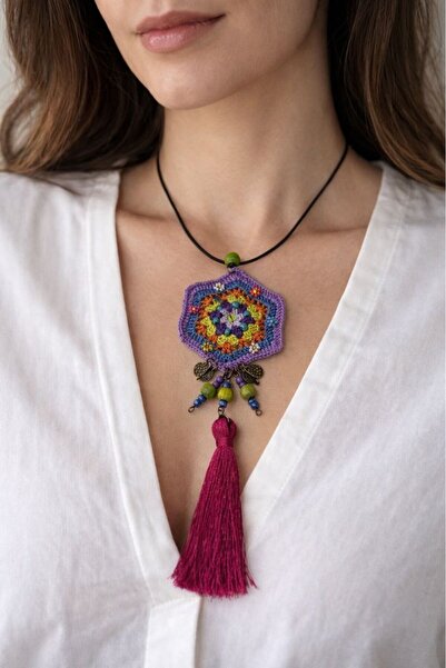 boncuktanseyler El Yapımı Mor Çiçekli Boncuklu Örgü Püsküllü Etnik Mandala Kolye