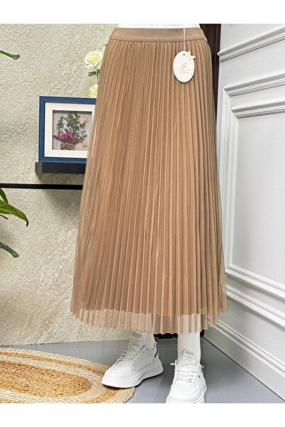 WASL ALKHAIR Luxurious pleated chiffon skirt with a flowing silhouette and el...
