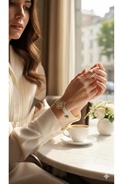 CLUPPOLOON Serpenti women's wristwatch (i.e., snake watch).