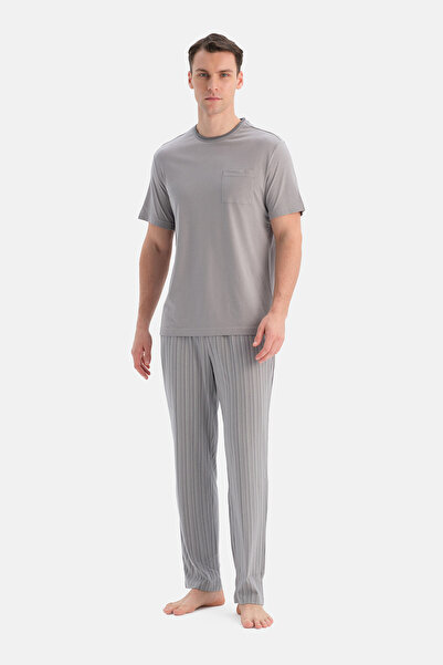 Dagi Set de pijamale cu pantaloni cu dungi, tricou cu mânecă scurtă, cu buzun...