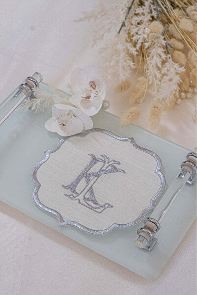 Rima Tasarım Kişiye Özel Gümüş Monogram Nakışlı Keten Damat Fincanı Altlığı