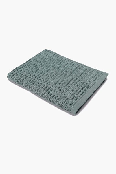 CARINA Embroidered towel 140*70 cm