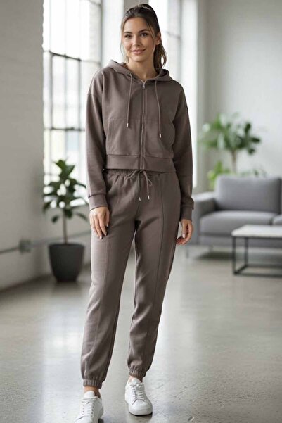 vynor atelier Women's Zippered Hooded Crop Tracksuit Set - Relaxed Fit Street...