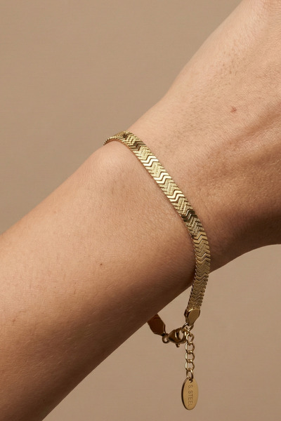 Rua Jewelry Steel Italian V-Line Bracelet 4 mm Gold Color |   Non-Tarnishing,...