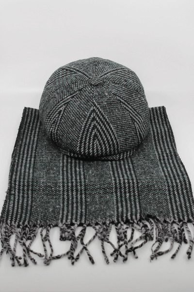 Hat Town British Style Plaid Men's Beanie & Scarf Set
