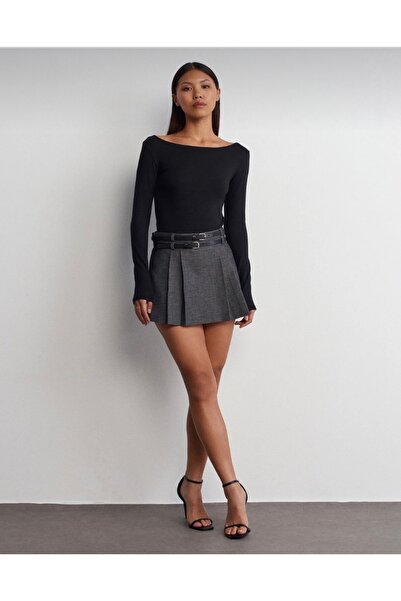 Belle Vie 01 Boat Neck Long Sleeve Finger Detail Black