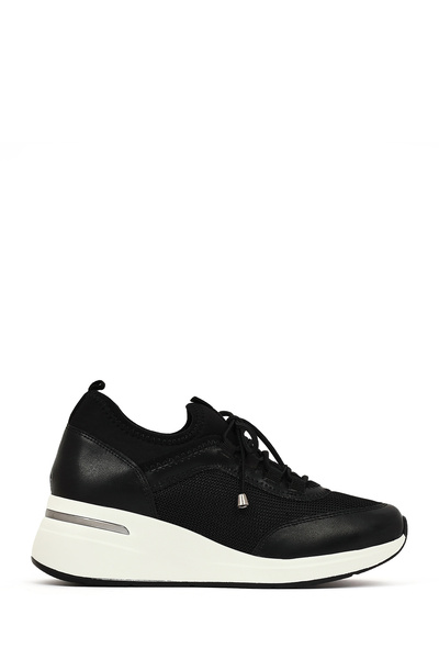 Derimod Дамски черни кецове с връзки и платформа 25WFD221414