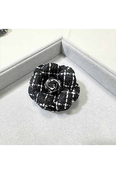 Choice بروش أسود صغير الحجم 7 سم من قماش التويد المعطر على شكل زهرة الكاميليا...