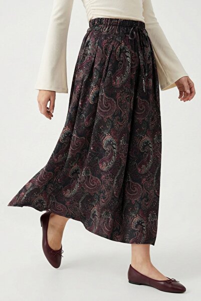 InStyle Shawl Pattern Lined Black Skirt