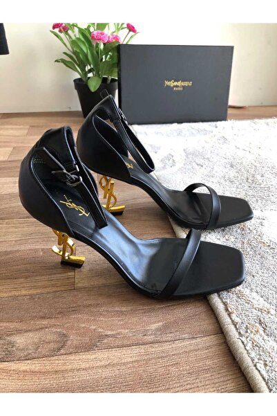 GGGG Shoes with accessories