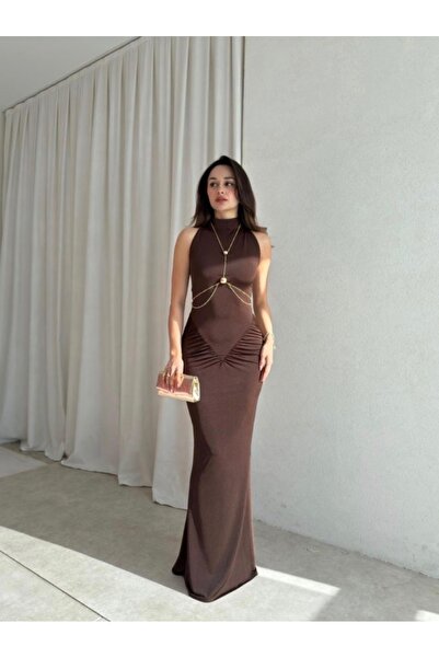 MOVELLA FASHİON HALTER YAKA AKSESUAR DETAY SANDY KUMAS YENİ SEZON MAXİ ELBİSE